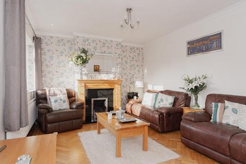 40 Timbercroft, Epsom, KT19 0TF