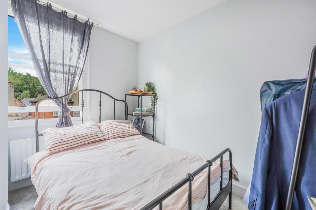 ERNEST COTTAGES, BED2.jpg
