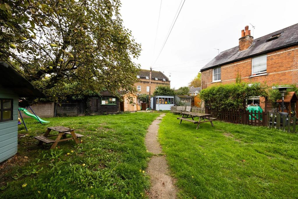 ERNEST COTTAGES -GARDEN.jpg