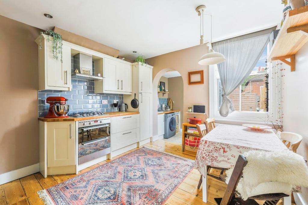 ERNEST COTTAGES, KITCHEN1.jpg