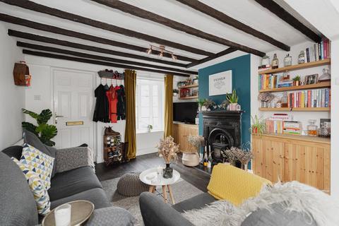 121 Cheam Common Road, Worcester Park, KT4 8TA