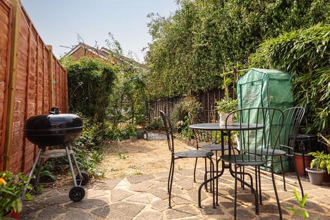 121 Cheam Common Road, Worcester Park, KT4 8TA