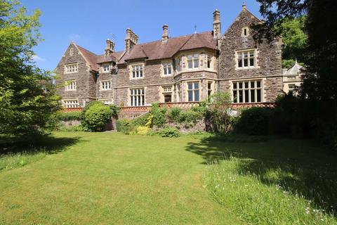 2 bedroom flat for sale, Llangattock Manor, Monmouth, Llangattock