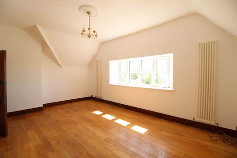 2 bedroom flat for sale, Llangattock Manor, Monmouth, Llangattock