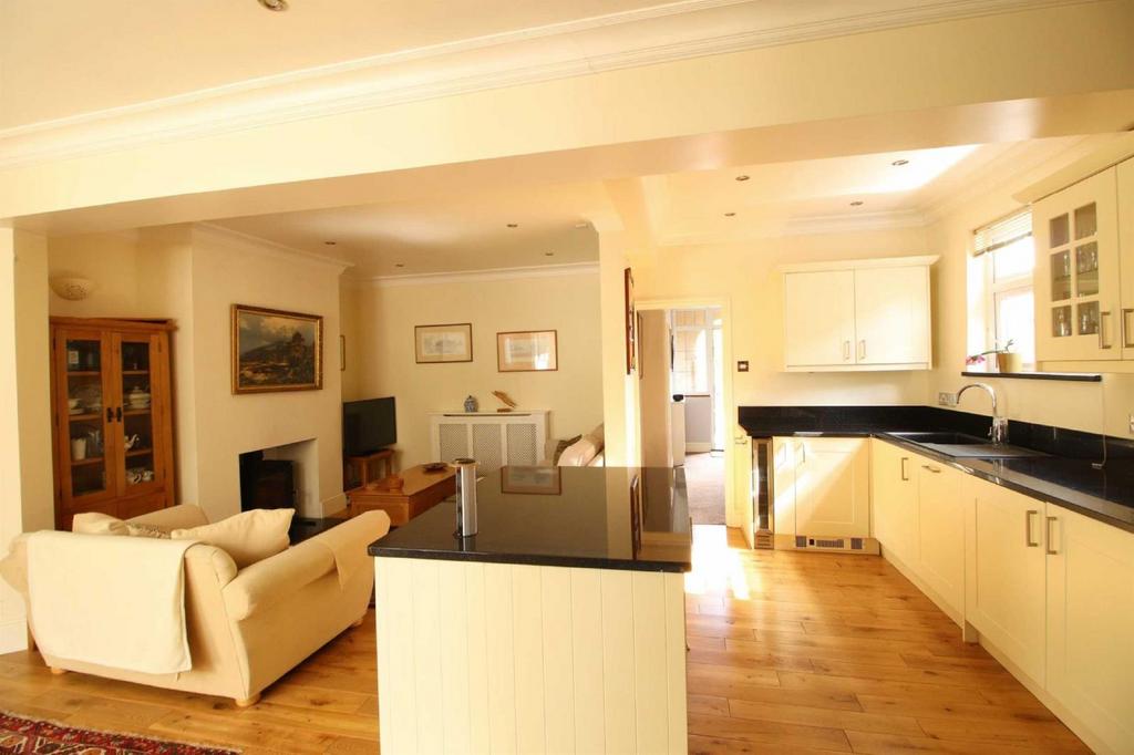 Beech Road, Monmouth 3 bed semidetached house £425,000