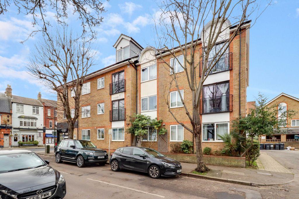 Gleneagles Court, 1, Cairngorm Close, TEDDINGTON TW11 8JJ 1 bed