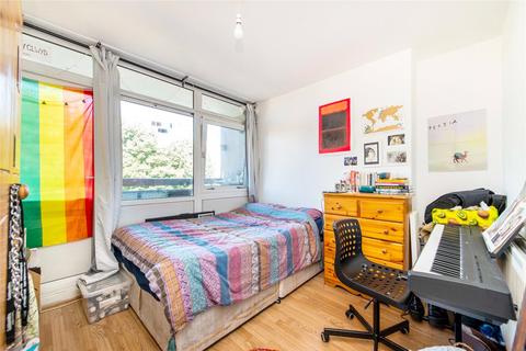 5 bedroom apartment to rent - Norton House, Bigland Street, E1