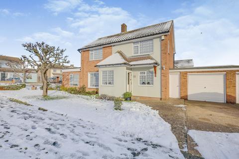 18 Curlew Crescent, Basildon, SS16 5HR