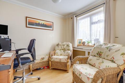 18 Curlew Crescent, Basildon, SS16 5HR