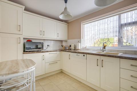 18 Curlew Crescent, Basildon, SS16 5HR