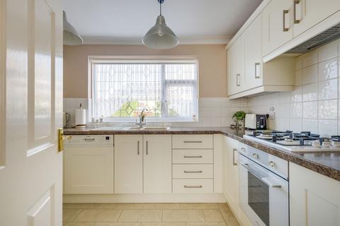 18 Curlew Crescent, Basildon, SS16 5HR