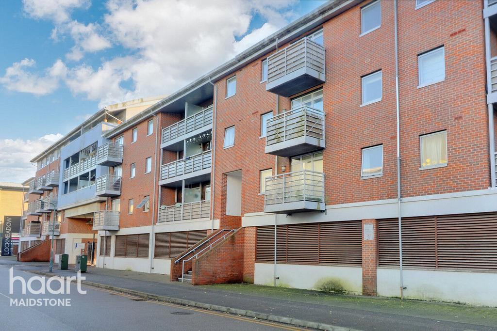 Kingfisher Meadow, Maidstone 1 bed apartment £150,000