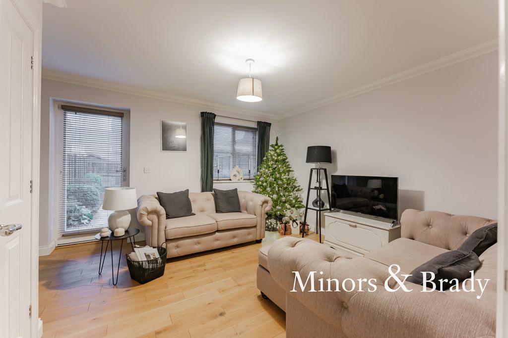 Little Plumstead, Norwich 2 bed terraced house £900 pcm (£208 pw)