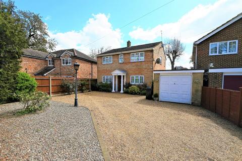 18 Haynes Close, Slough, SL3 8NA