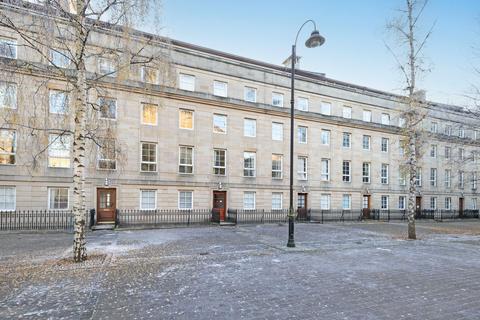 4/2, 25 St. Andrews Square, Glasgow, G1 5PQ