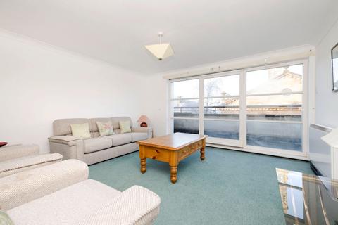 4/2, 25 St. Andrews Square, Glasgow, G1 5PQ
