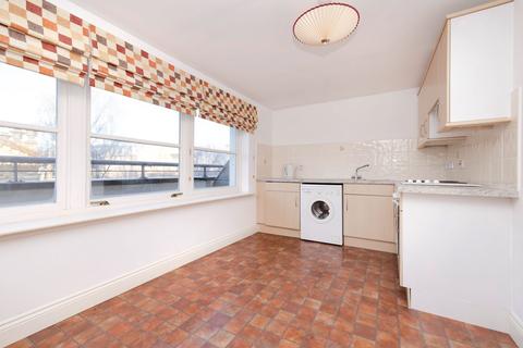4/2, 25 St. Andrews Square, Glasgow, G1 5PQ