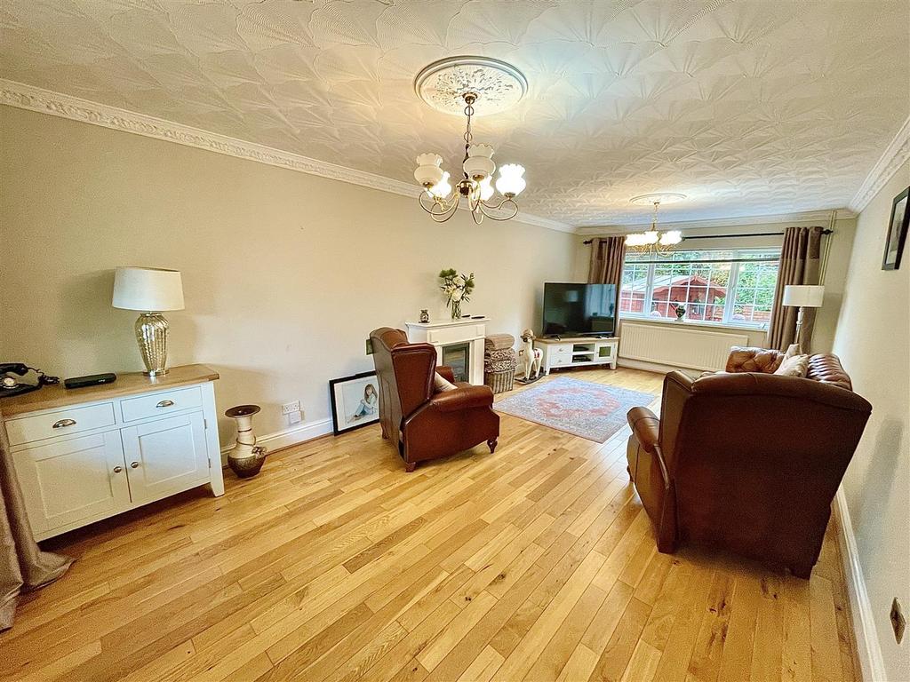 Llangyfelach Road, Tirdeunaw, Swansea 4 bed detached house for sale £365,000