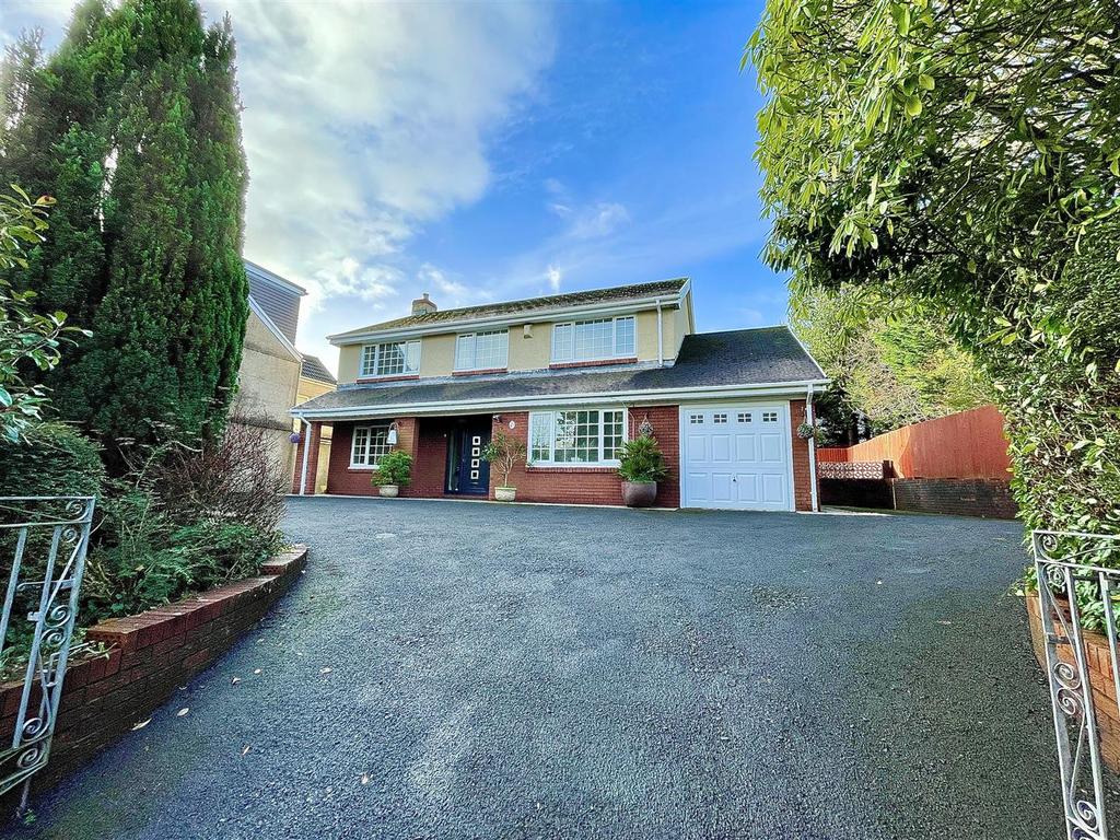 Llangyfelach Road, Tirdeunaw, Swansea 4 bed detached house £365,000