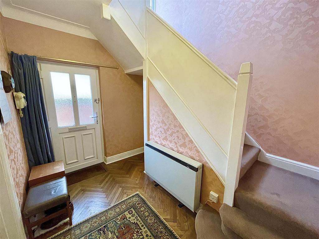 Saunders Way, Derwen Fawr, Swansea 4 bed semidetached house £365,000