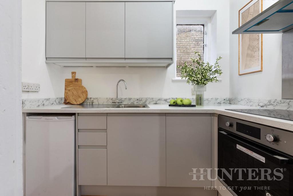 7 St. Pauls Road N17 0 NB-5-Virtual Staging.jpg