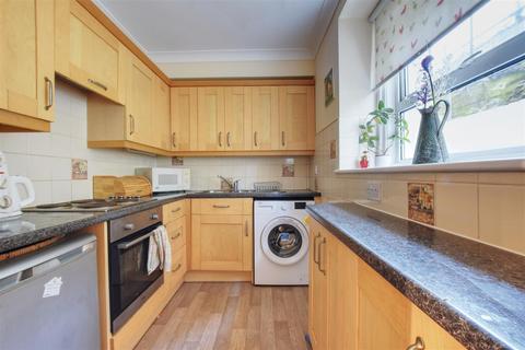 2 bedroom retirement property for sale, De La Warr Parade, Bexhill-On-Sea