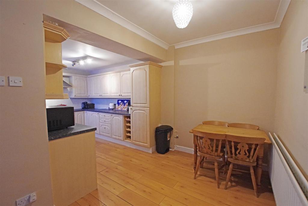 Woodside View, Greetland, Halifax 2 bed terraced house £155,000