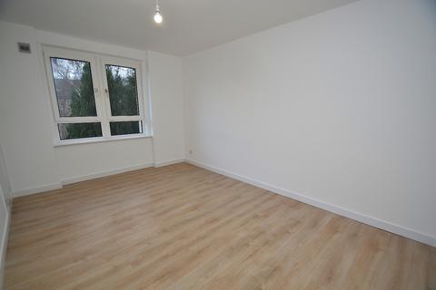 2 bedroom flat to rent, Salen Street, Craigton, G52 1EB