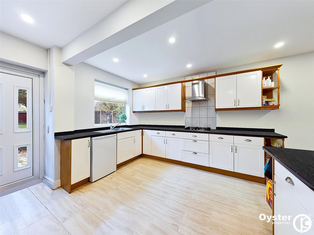 Kings Way, Harrow, HA1 6 bed detached house £800,000
