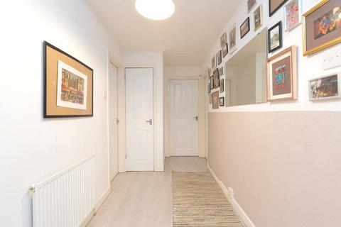 46/4 Captains Drive, Edinburgh, EH16 6QL