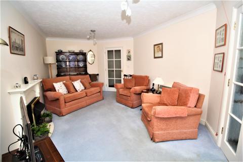 1 bedroom apartment for sale - Willow Court, Ackender Road, Alton, Hampshire, GU34