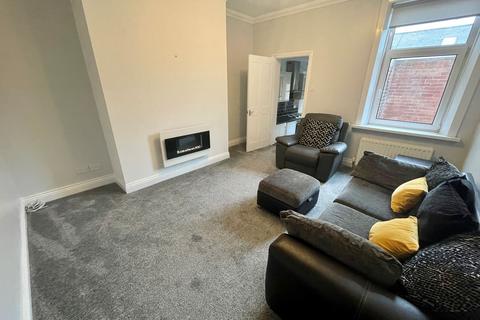 3 bedroom flat for sale - Queen Victoria Street, Pelaw , Gateshead, Tyne and wear, NE10 0QN