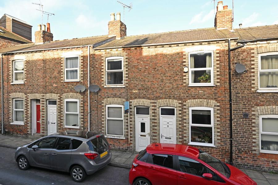 LOWER EBOR STREET, CLEMENTHORPE... 2 bed terraced house £995 pcm (£