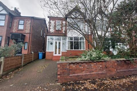 4 bedroom semi-detached house to rent, Claremont Road, Salford, M6