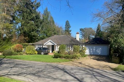 Bearsland Queens Drive, Oxshott, Leatherhead, KT22 0PF
