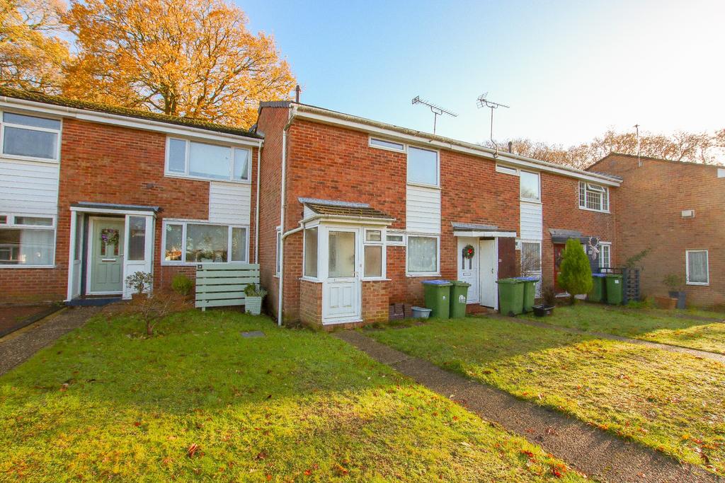 Robinia Green, Lordswood, Southampton 2 bed terraced house for sale £