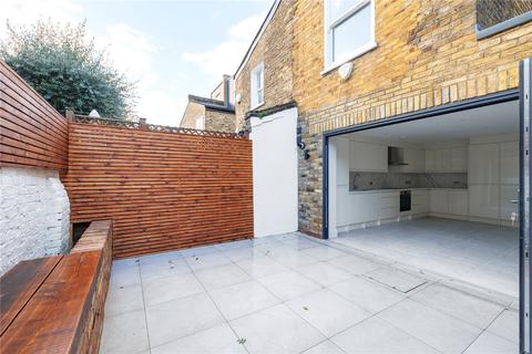 3 bedroom terraced house to rent - Rosaville Road, London