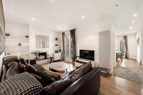 3 bedroom end of terrace house for sale - Valetta Road, London