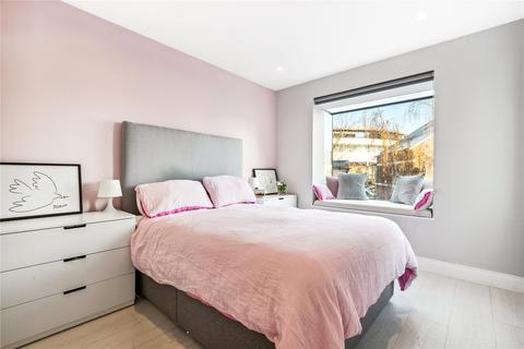 4 bedroom end of terrace house for sale - Greenside Road, London