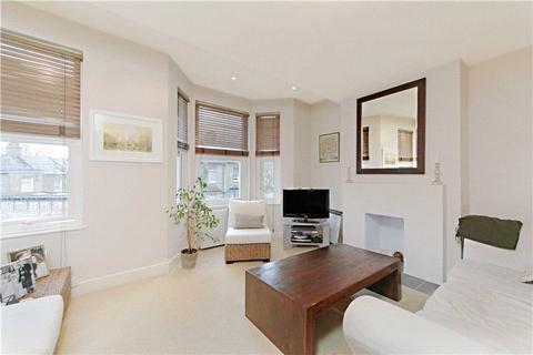 7b Leythe Road, London, W3 8AW