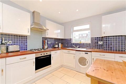 7b Leythe Road, London, W3 8AW