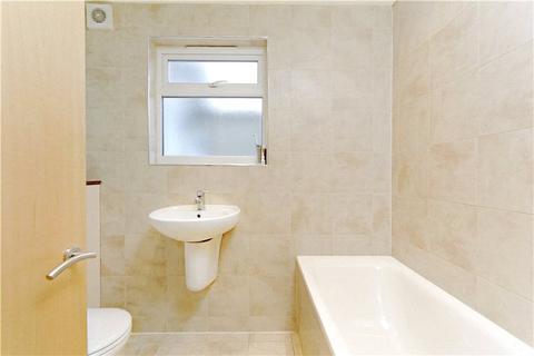 7b Leythe Road, London, W3 8AW