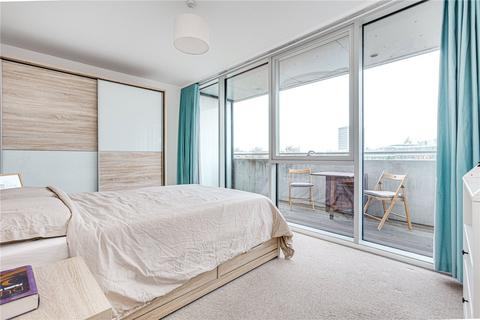 2 bedroom flat for sale, Edmunds House, Colonial Drive, London