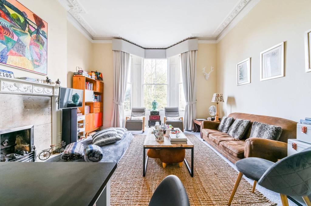 Morden Road, Blackheath, London, SE3 2 bed flat £2,400 pcm (£554 pw)