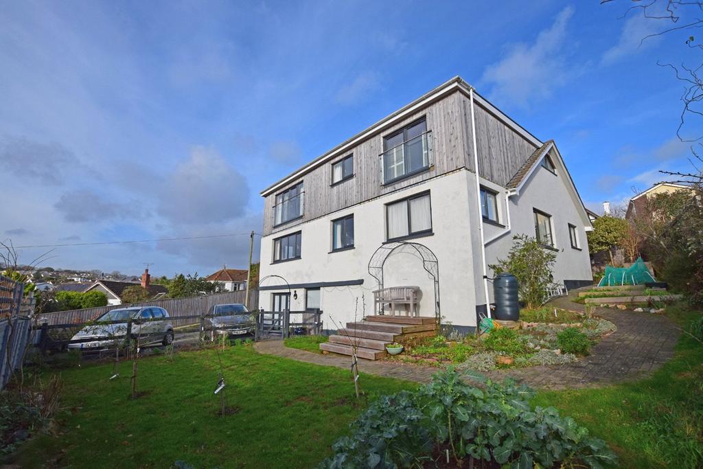 Dawlish 6 bed detached house £795,000