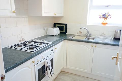 2 bedroom flat to rent, Central Street, Yarm TS15