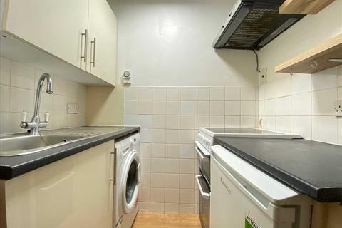 Studio to rent, Argyle Road, West Ealing