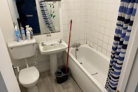 undefined, Uxbridge Road, Uxbridge