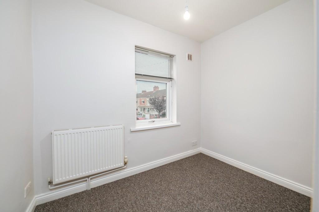 17-Highfield-Avenue-Grimsby-14