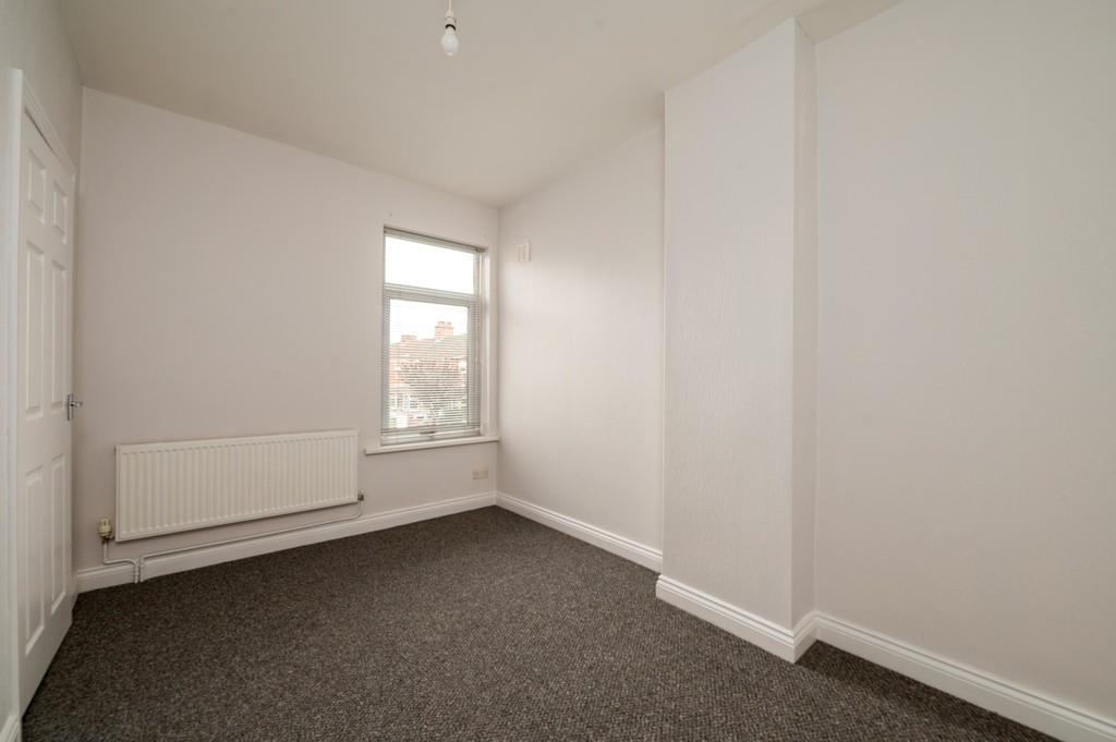 17-Highfield-Avenue-Grimsby-16